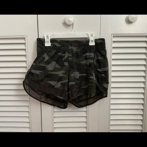 Athleta mesh racer run short 4”